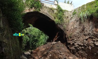 Diguyur Hujan Deras, Jembatan Yang Dibangun Jaman Belanda di Magetan Ambrol.
