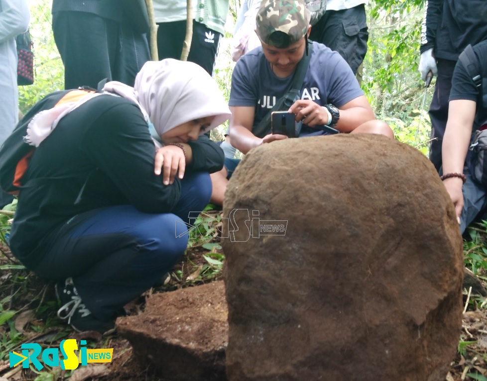 Temukan Kuburan Membujur Ke Timur di Puncak Gunung Ngampyang, Penggiat Budaya Magetan Duga Kuburan Suku Kalang