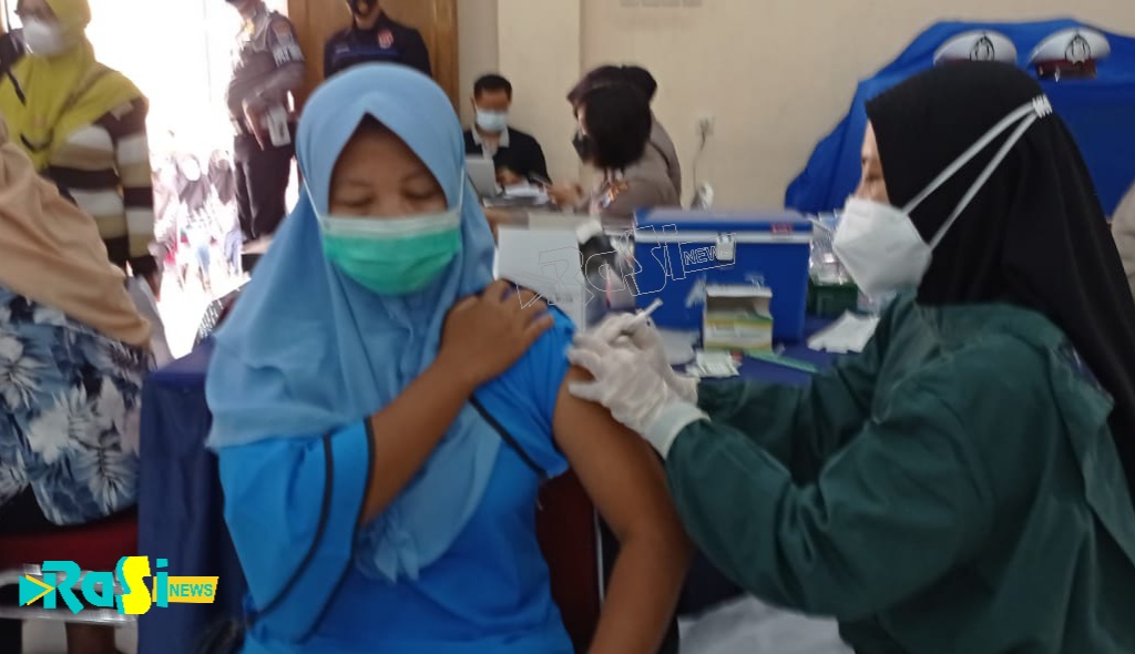 HUT Lalulintas ke 66, Polres Magetan Gelar Vaksin Untuk Tunawisma dan Yatim Piatu