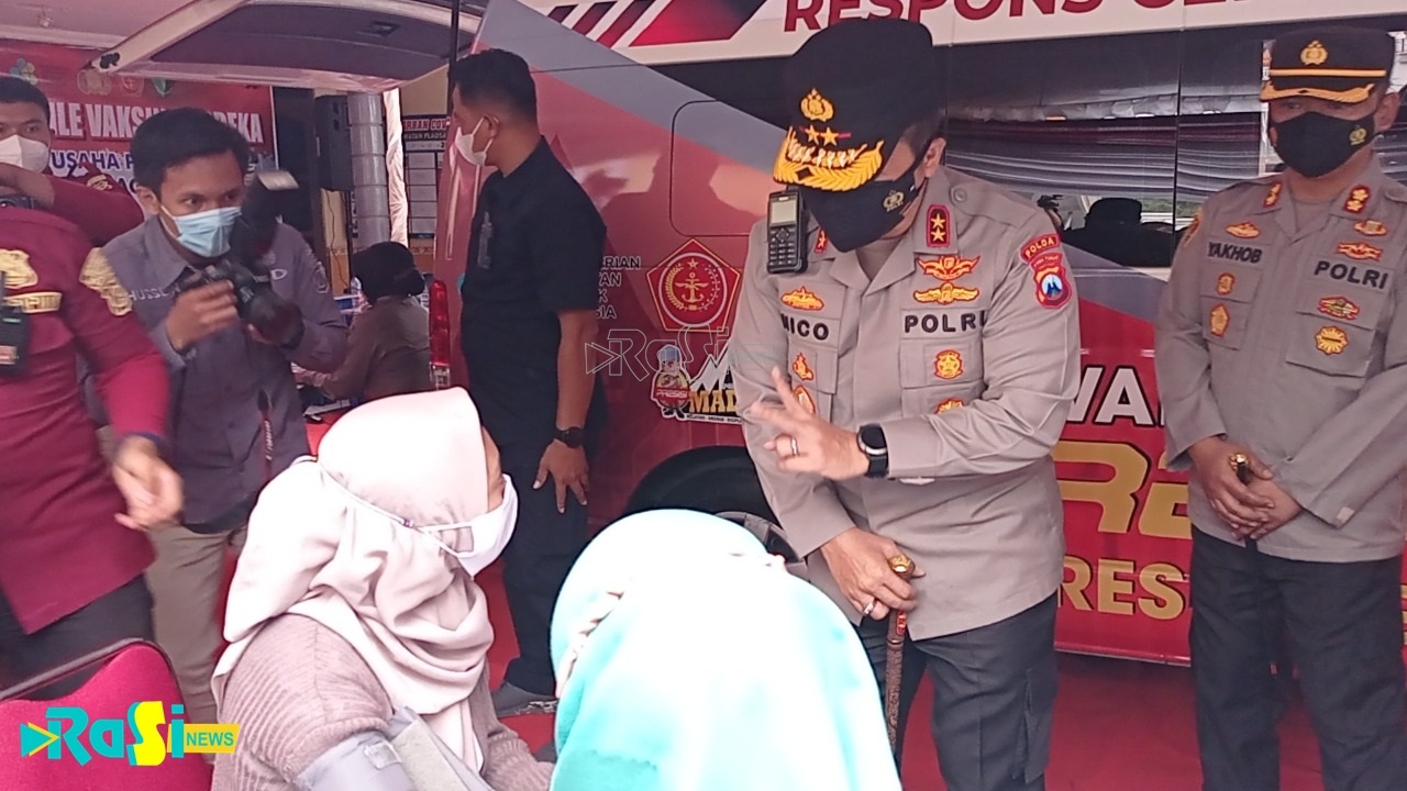 Resmikan Gerai Vaksin di Sarangan, Kapolda Jatim Beritahukan Magetan Level 3