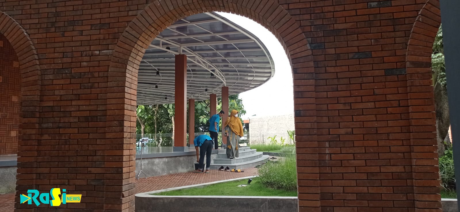 Buka 24 Jam, Ini Keistimewaan Masjid Bani Solan Yang Berada di Jalan Raya Sukomoro.