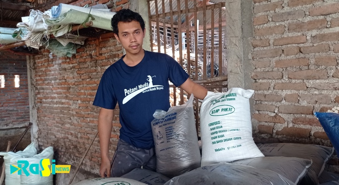 Pemuda di Magetan Manfaatkan Kompos Buatannya Untuk Mengurangi Ketergantungan Pupuk Kimia Yang Mampu Hasilkan Produk Pertanian Organik.