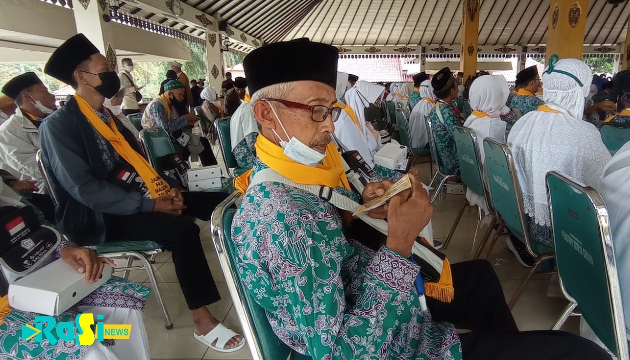 Bupati Magetan Berangkatkan 175 Calon Jemaah Haji Asal Magetan.
