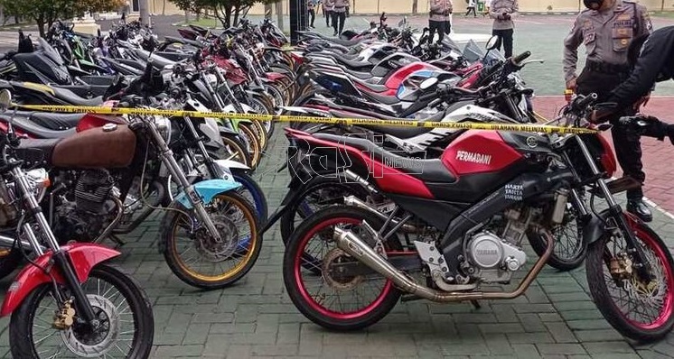 Masih Meresahkan Masyarakat, Polres Magetan Tindak Tegas Pemotor Dengan Knalpot Bronk.