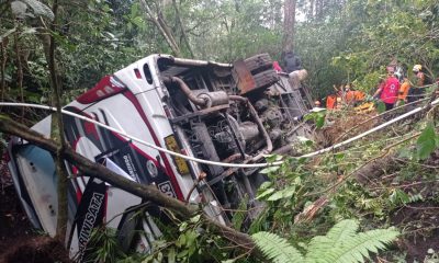 Bus Rombongan Wisata dari Semarang Jatuh di Jurang Jalur Sarangan - Cemoro Sewu, 7 Penumpang Tewas. 