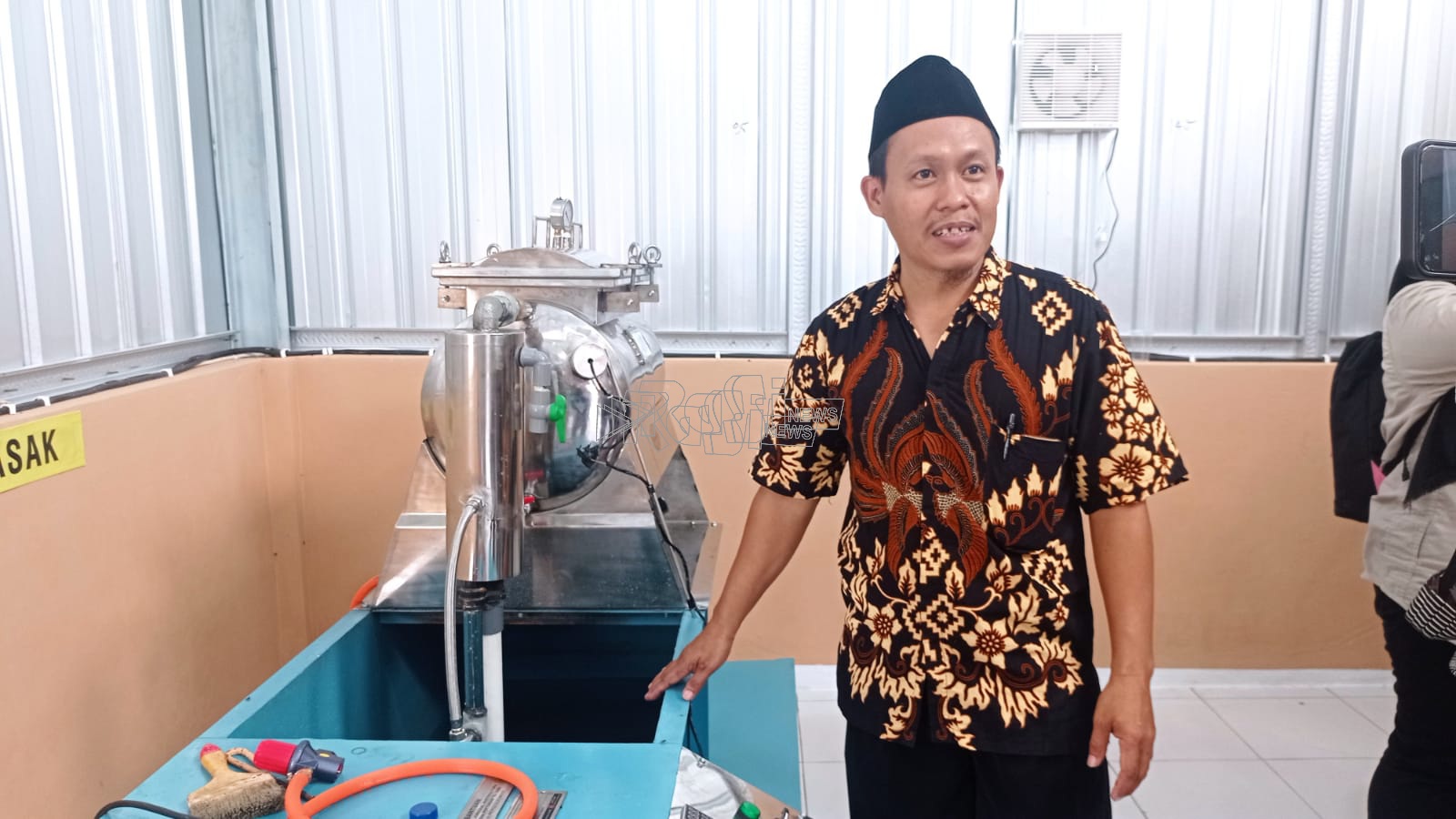 Resmikan Bangsal Pasca Panen Bawang Merah, Warga desa Turi Kembangkan Produk Bawang Goreng.