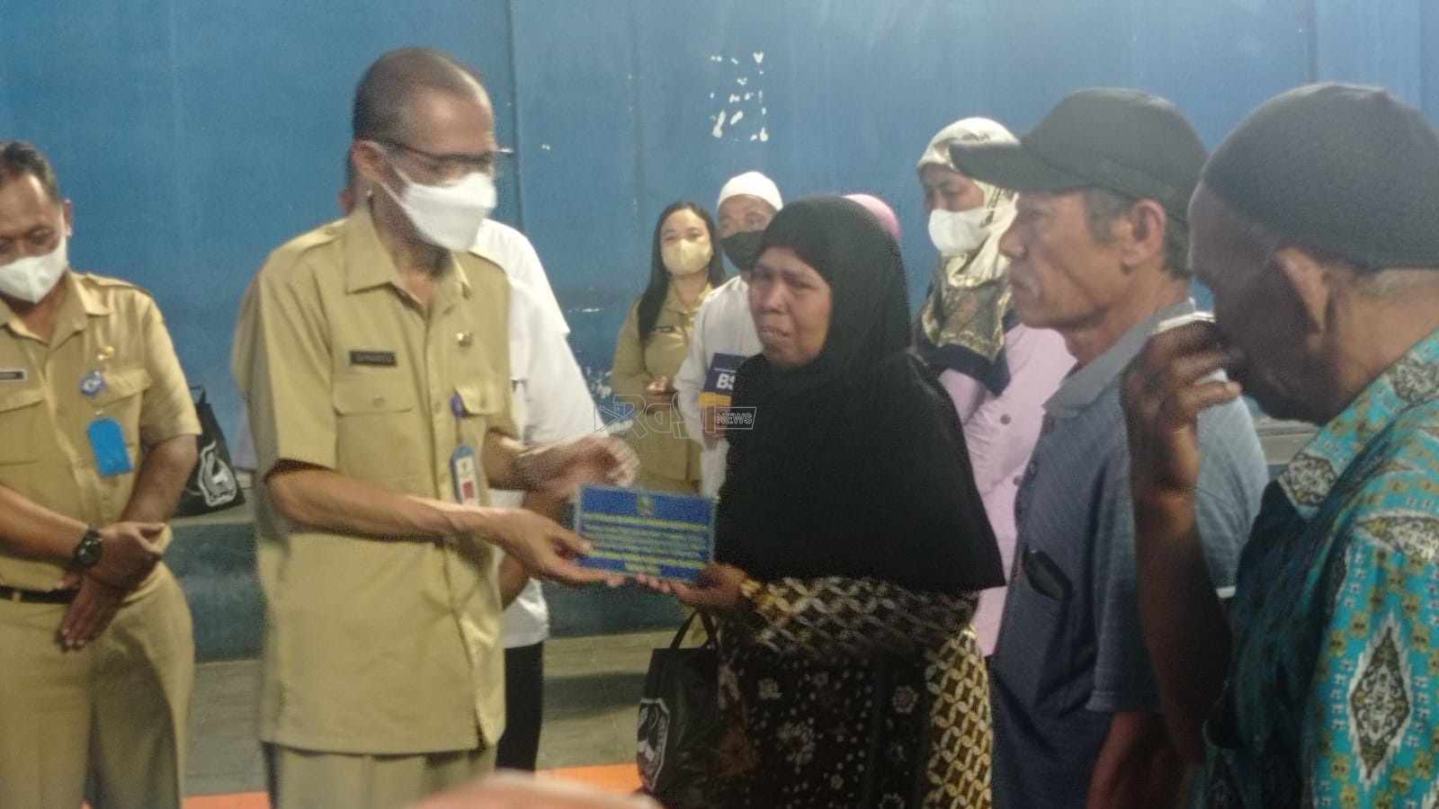 Penyadaran Publik Pencegahan Tumbuh dan Berkembangnya Perumahan Kumuh Pemkab Serahkan 1.064 RTLH