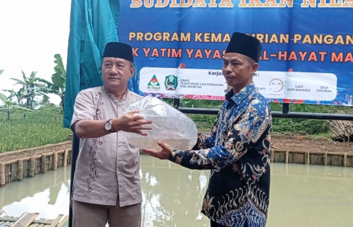 Yayasan Al Hayat Ajak Alumni Mandiri Dengan Budidaya Ikan.
