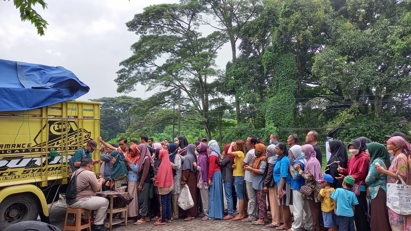 Dinas Perdagangan Kabupaten Magetan Rencananya Akan Perpanjang Pelaksanaan Operasi Pasar Beras Bulog.