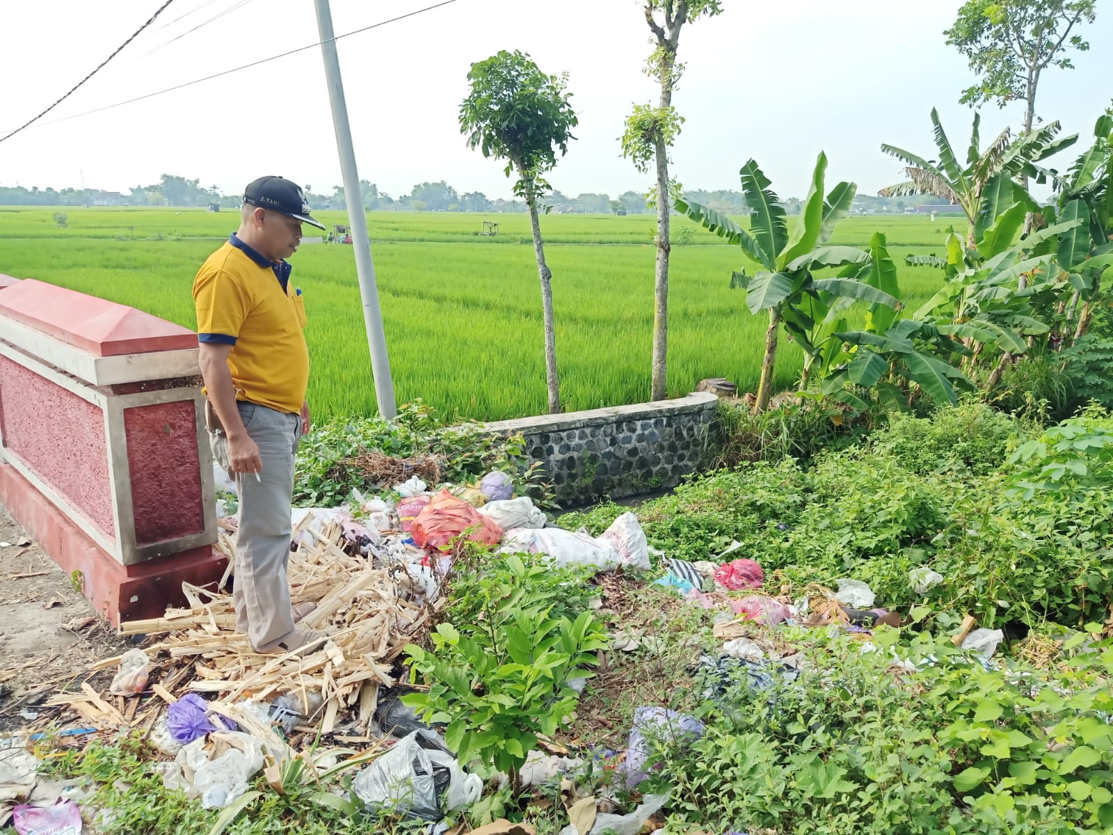 Organisasi Pecinta Alam PWM Temukan Warga Buang Sampah di Kawasan Tandon Air PDAM, Kesadaran Warga Masih Minim? 