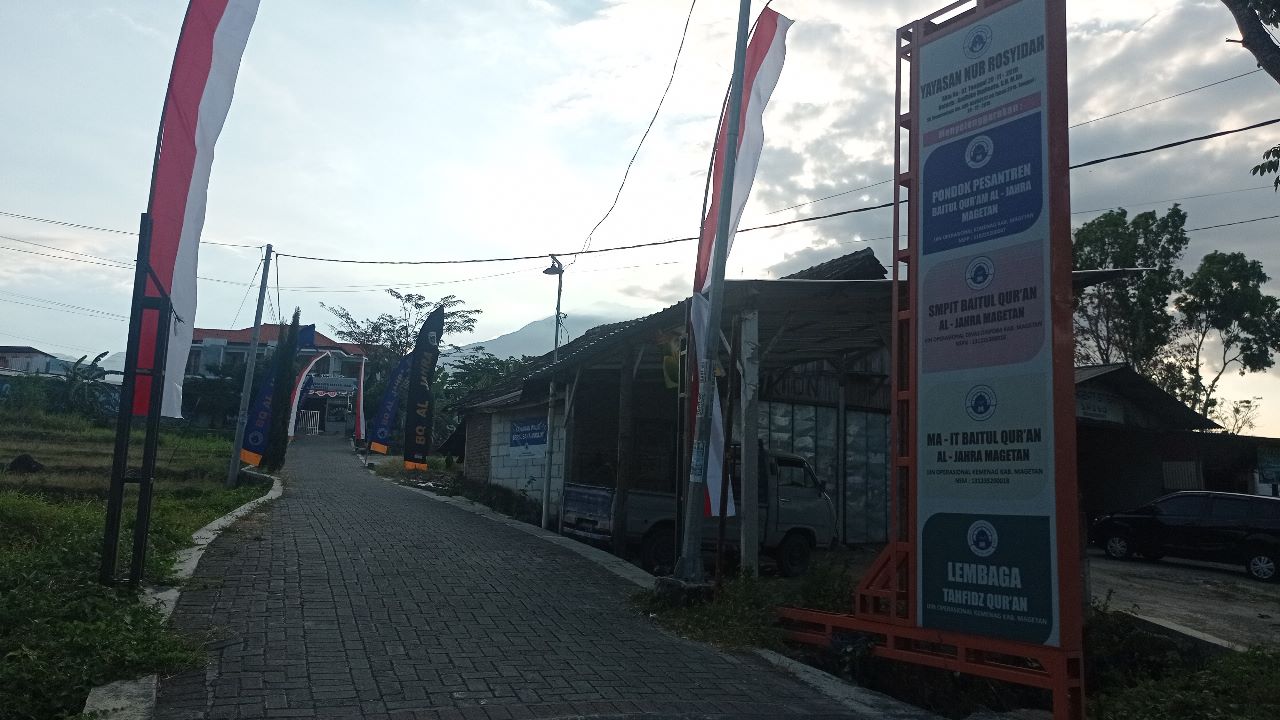 Pengasuh Pesantren Batalkan Kegiatan Ekstrakurikuler menggunakan Air Softgun Pasca Viralnya Foto Santriwati Tenteng Air Softgun