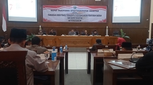 Pandangan Umum Fraksi di DPRD Magetan, Setuju Pembahasan 3 Raperda Usulan Pemerintah Daerah Dibahas Lebih Lanjut.
