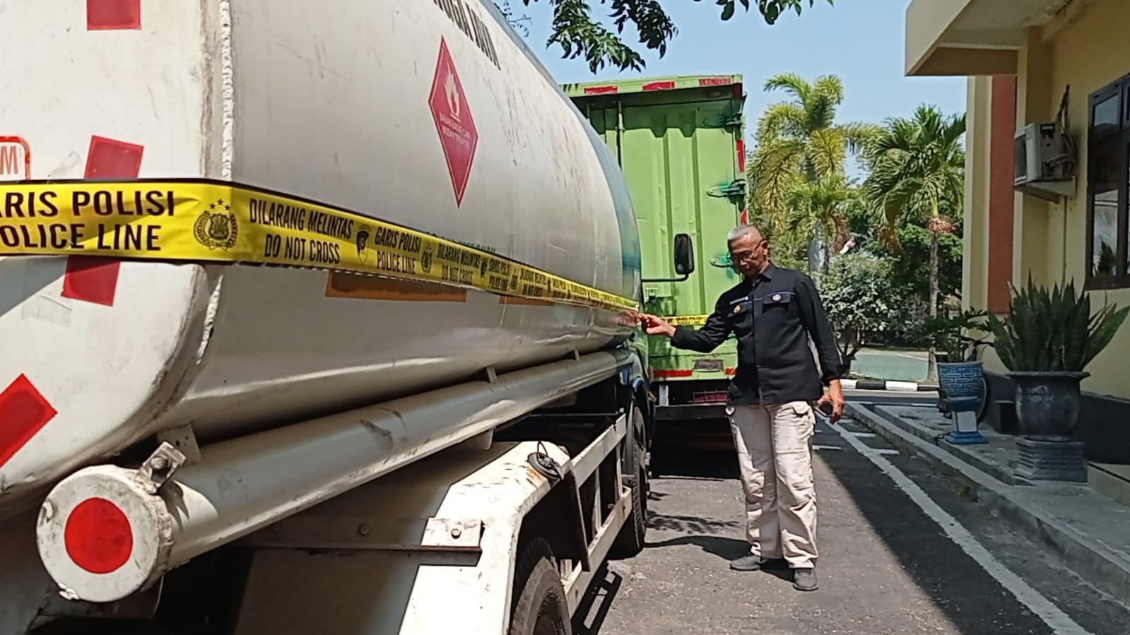 Timbun Solar Bersubsidi, Pemilik Perusahaan Bus di Magetan Diamankan Polisi.