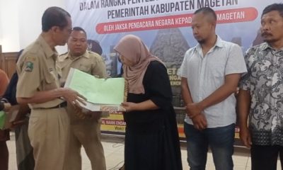 Pemkab Magetan Serahkan 14 Sertifikat Lahan Tukar Guling Kepada Masyarakat Yang Dilakukan Tahun 1970 an.