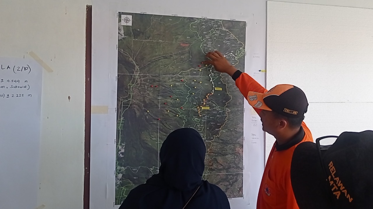 Tim Pemadaman Kebakaran Gunung Lawu Siapkan Helipad Untuk Pemadaman.