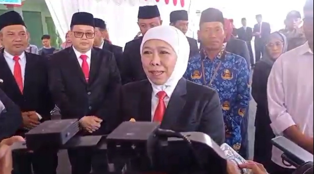 Kunjungi Makam Gubernur Soerjo, Khofifah Gubernur Pertama Yang Rutin Setiap Tahun Ziarah