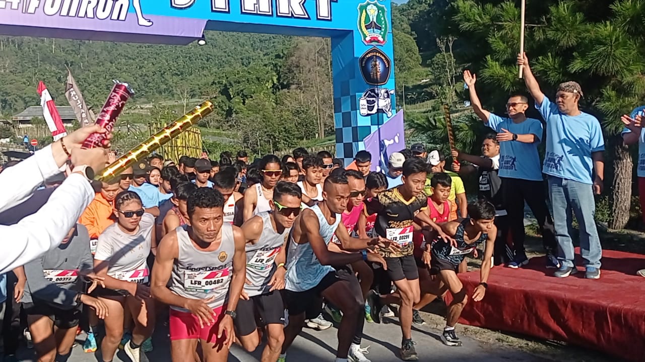 Seribu Pelari Ramaikan Lawu Fun Run 5 K, Jalur Keliling Sarangan yang Menantang.