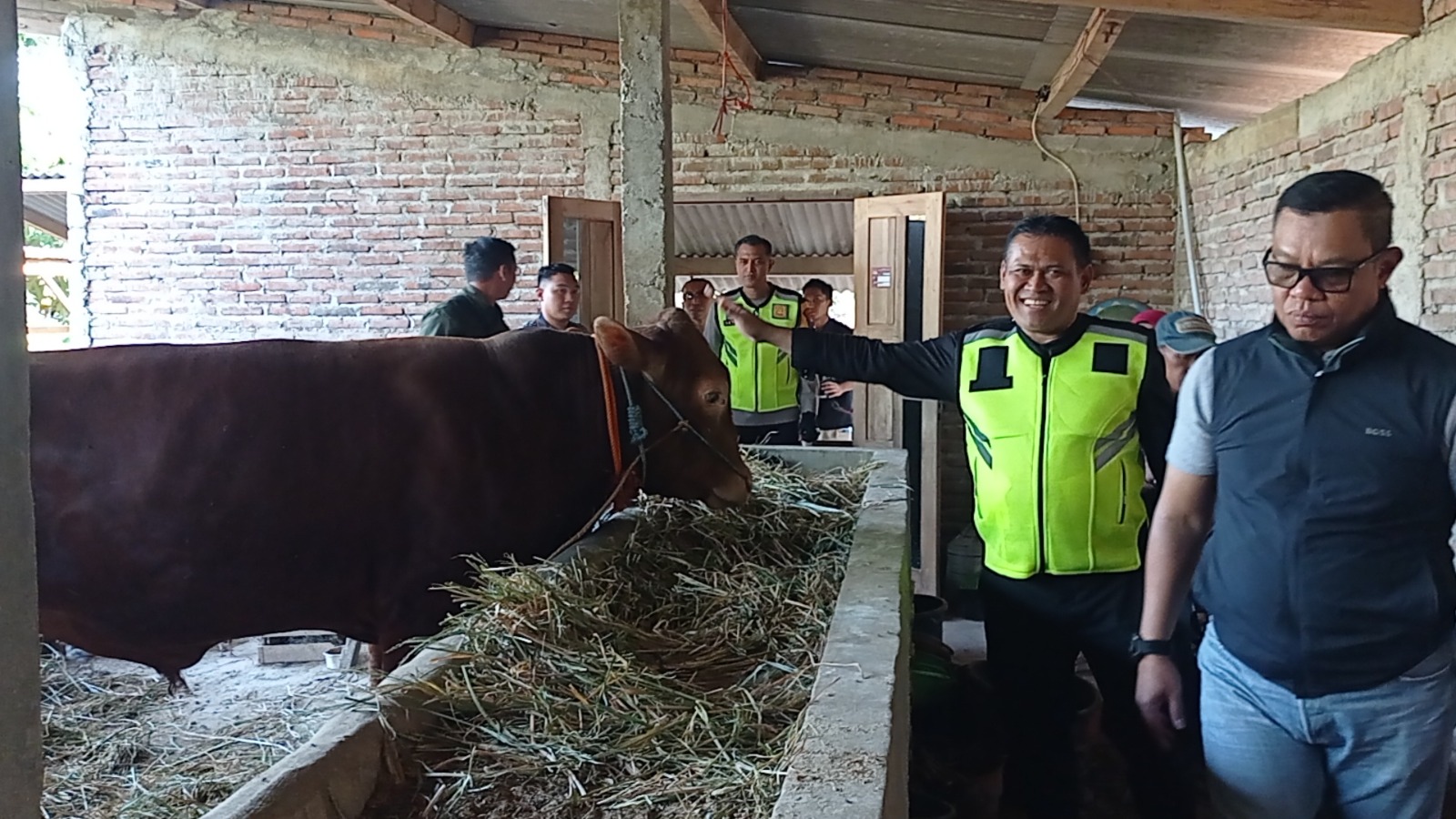 Veteran Seroja di Magetan Tinggal Seatap Dengan Sapi, Pj Bupati Magetan : Sebulan Harus Ada Perubahan.