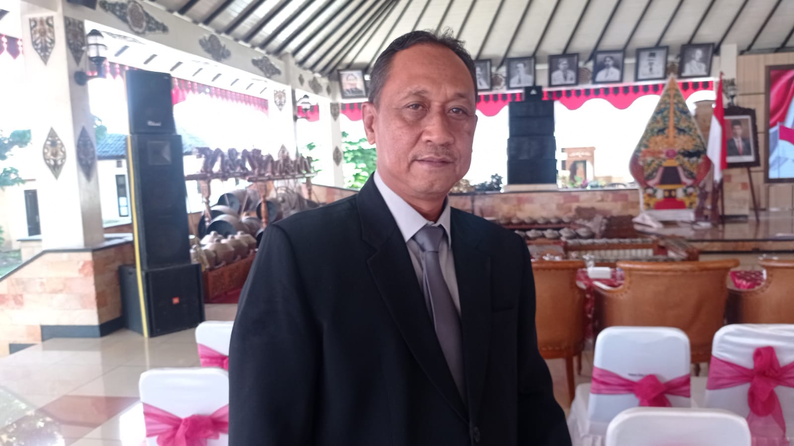 Tinggal Seatap Dengan Sapi, Pemkab Magetan Akan Rehab Rumah Veteran Seroja Yang Tertembak di Perut Saat Tugas di Timor Timur.