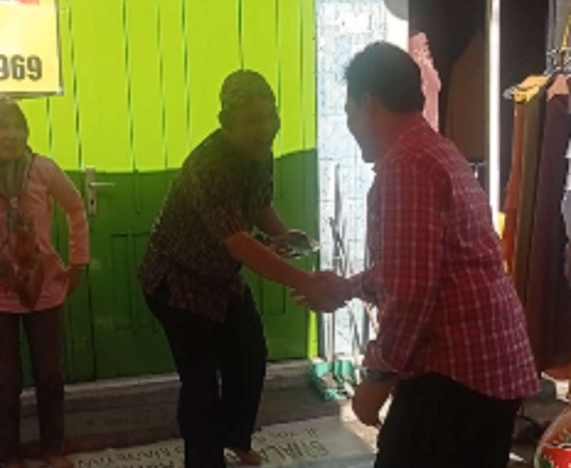 Ketika Dua Calon Bupati Magetan Bertemu di CFD Saat Kampanye, Warga : Adem Kalau Pemimpin Akur.