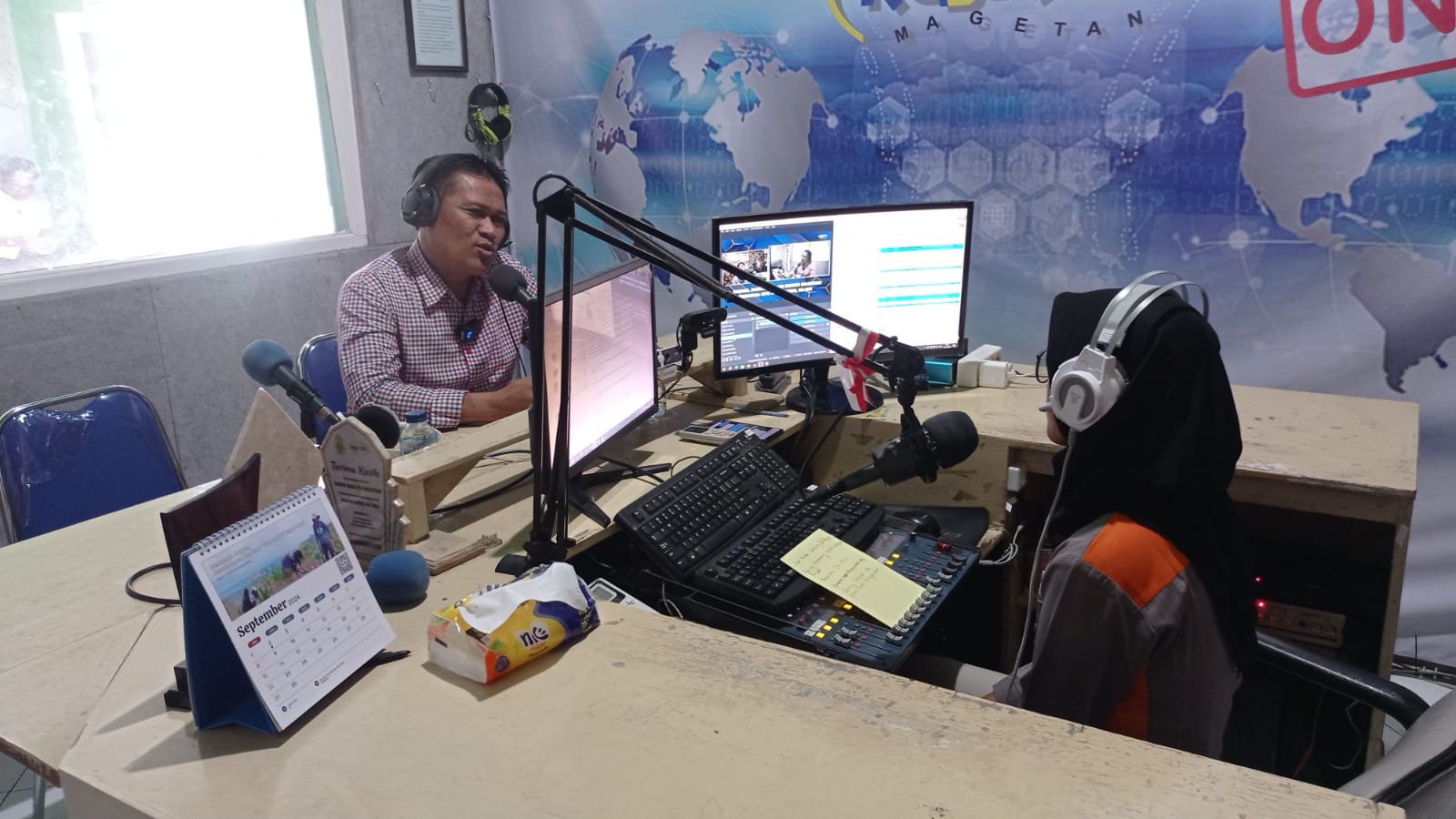 Calon Bupati Magetan dalam Pilkada 2024 Sujatno menceritakan niatnya maju ke Pilkada Magetan 2024 saat berkunjung ke radio Rasi FM