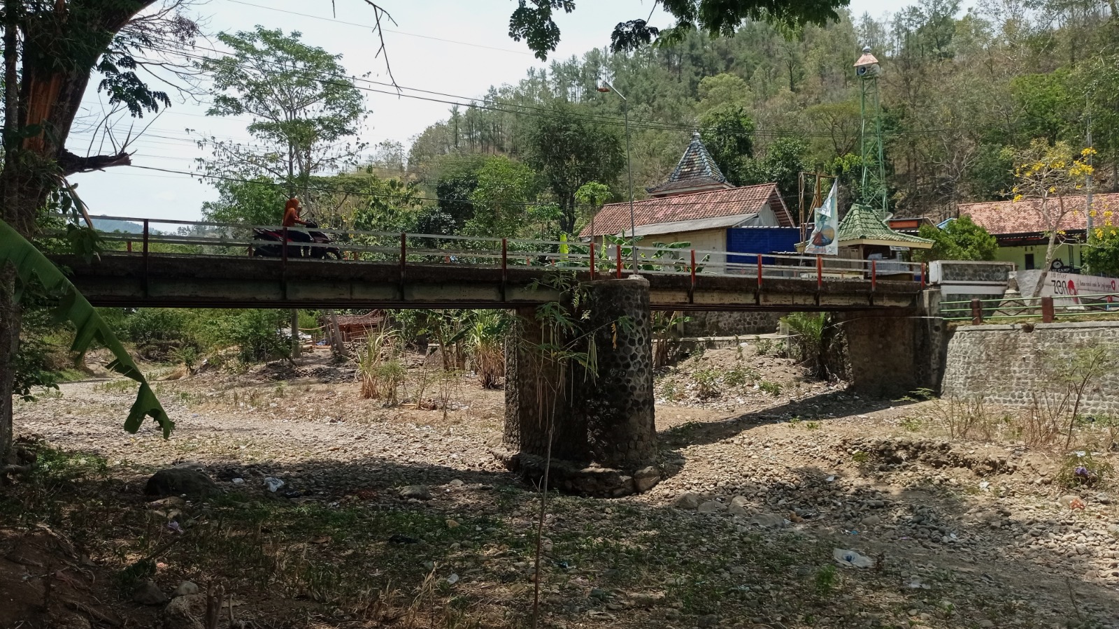 Meski Ponorogo Diguyur Hujan, Warga Desa Tugurejo Masih Krisis Air Bersih Dan Sungai Masih Kering