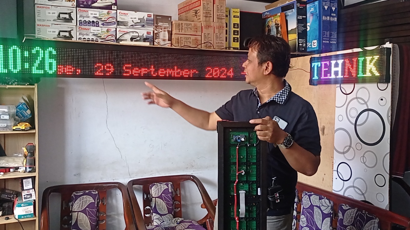Peduli Dengan Nasib Anak Yatim Piatu, Suparlan Pengusaha Peralatan Elektronik di Panekan Gagas Pelatihan dan Pemasaran Produk Peralatan Digital.