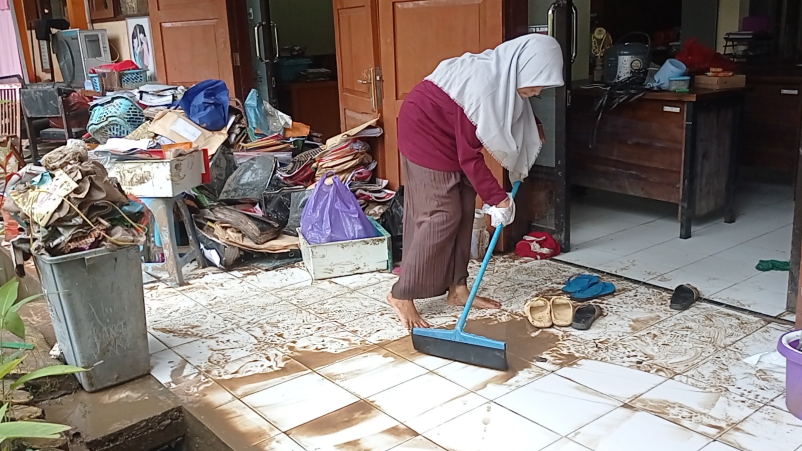 Peralatan Seharga Mobil Avanza Milik SMKN 2 Ponorogo Turut Terendam, Kerugian Mencapai Miliaran Rupiah.