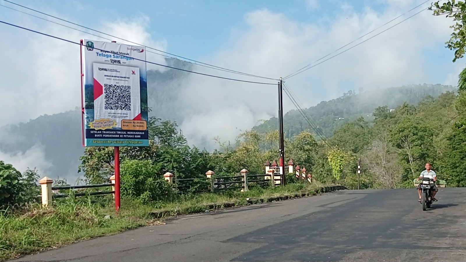 Libur Natal dan Tahun Baru Tiket Pengunjung Telaga Sarangan Pakai QR, Pengunjung Diperkirakan Capai 200.000 Orang.