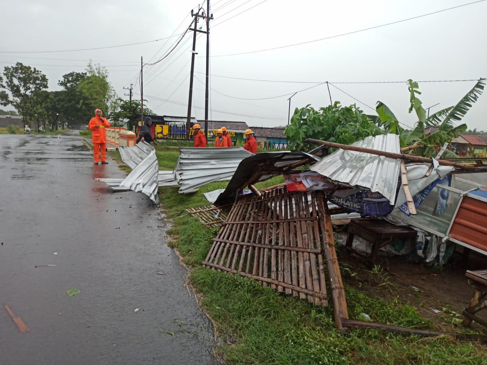 Hujan Deras Disertai Angin Kencang, 28 Rumah di Magetan Mengalami Kerusakan.