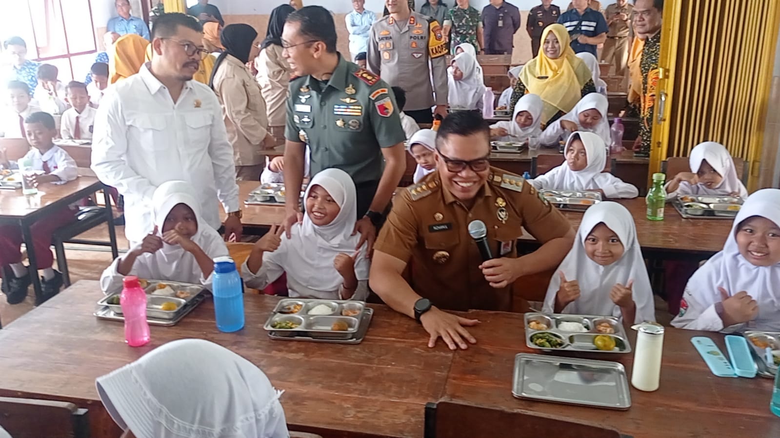 Di Kabupaten Magetan Ada 68.000 Siswa di Bawah Dindik, Baru 2.850 Siswa yang Mendapat Makan Bergizi Gratis.