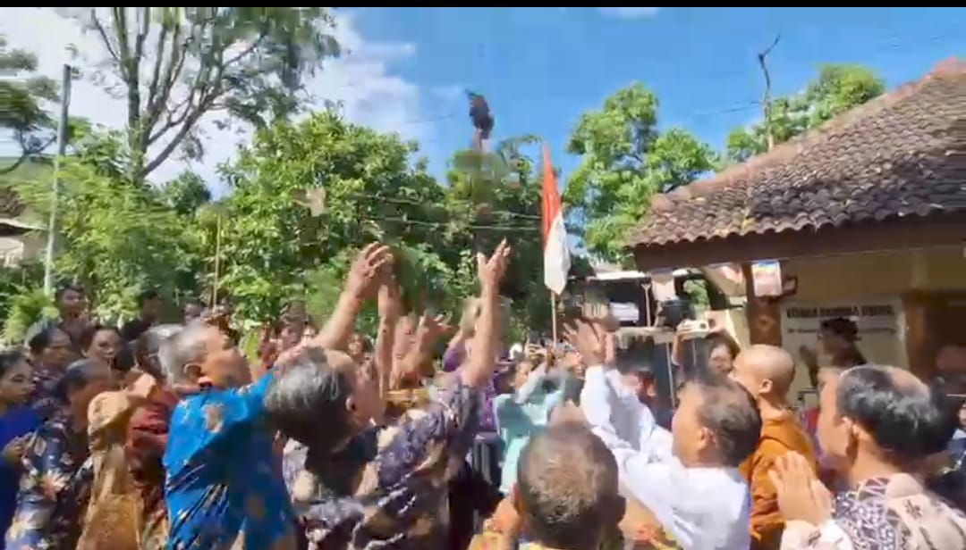Melihat Tradisi Perayaan Waisak di Kanpung Budha Ponorogo, Saling Meminta Maaf Lintas Agama dan Pelepasam Burung Perkutut.