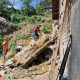 Tebing Setinggi 25 Meter Ambrol, Warga Ponorogo Evakuasi Mandiri.