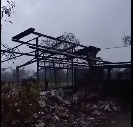 Anomali Cuaca, Angin Putting Beliung Rusakkan Bangunan Tempat Pemancingan di Magetan dan Lukai Satu Warga.
