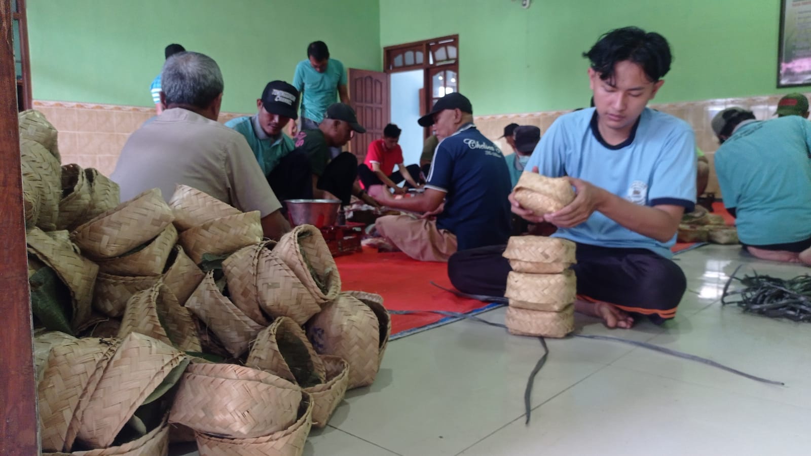 MTA Magetan Distribusikan 200.000 Besek Untuk Bungkus Daging Kurban, Daging Tahan dan Ramah Lingkungan.