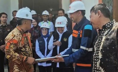 Kunjungi Ponorogo, Khofifah Sidak Gedung SR, Pastikan Agustus Sudah Siap Pembelajaran.