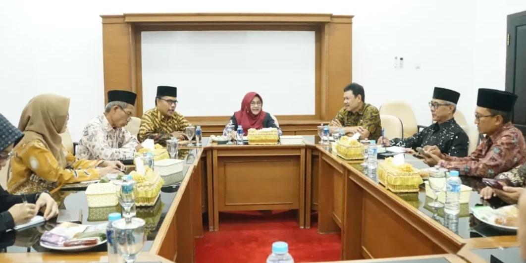 Audiensi dengan Bupati Magetan, Dewan Pendidikan Tekankan Payung Hukum Komite Sekolah dan Peran PPID Sekolah