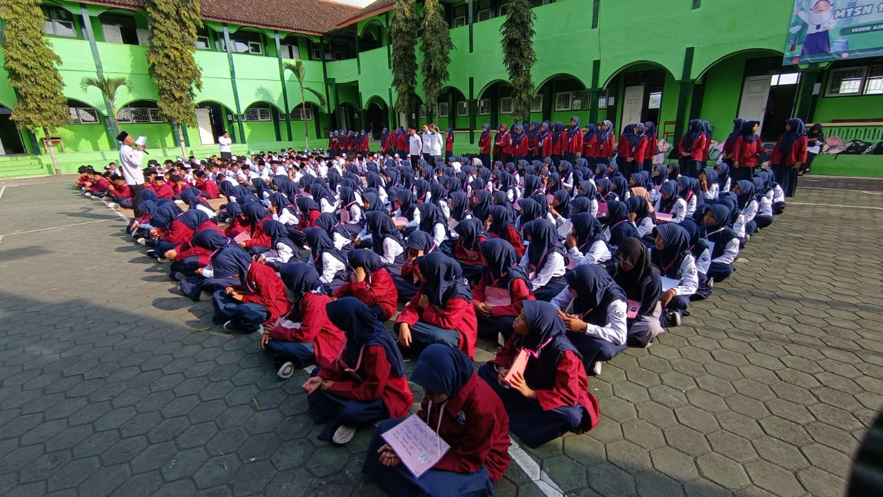 Perkuat Karakter Sekolah Dengan Bola Voli dan Silat, MTsN 10 Magetan, Sidorejo Gelar Matsama untuk Siswa Baru.
