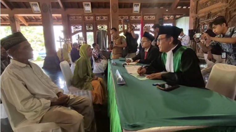 Cerita Pasutri di Ponorogo yang Miliki Surat Nikah Resmi Setelah 43 Tahun Usia Pernikahan Mereka.