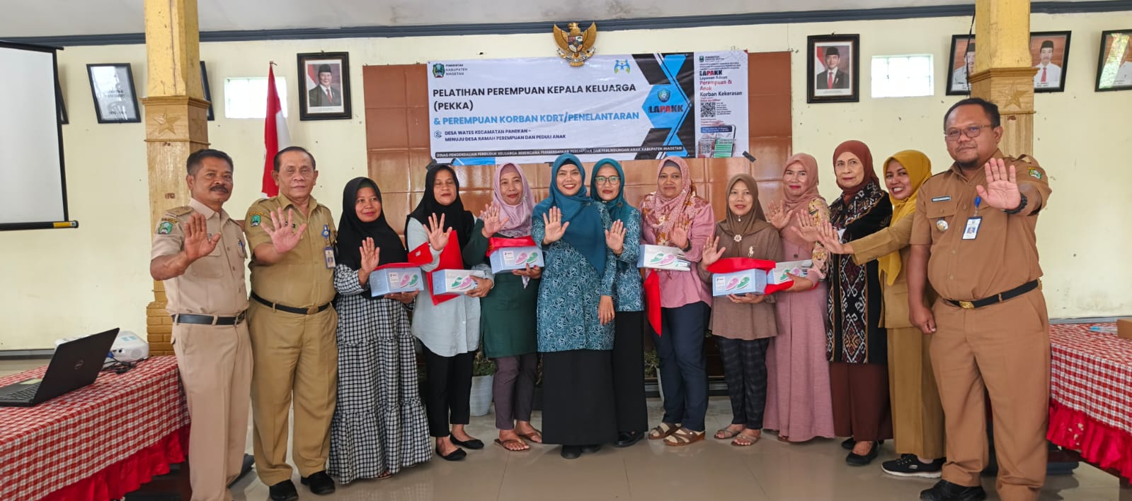 Pelatihan Kerajinan Limbah Plastik, Dinas PP KB PP dan PA Kabupaten Magetan dan PKK Magetan Dorong Pemberdayaan Perempuan