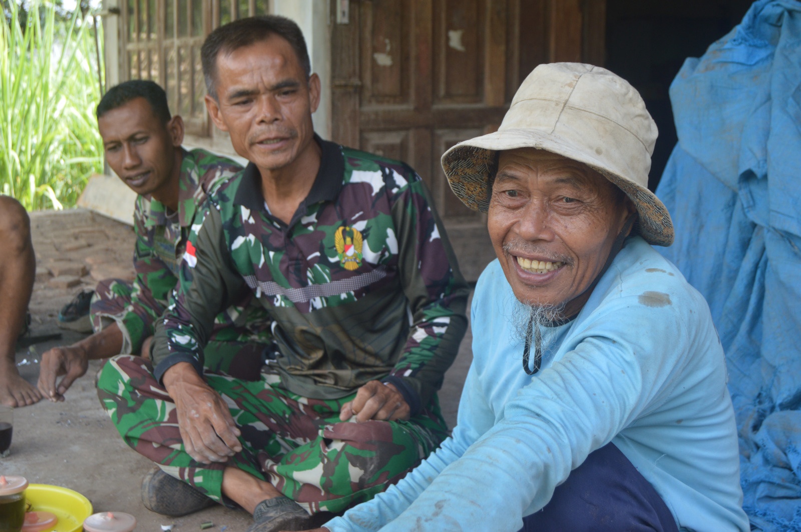 Senyum Bahagia Pak Supangat, Rumahnya Direnovasi Satgas TMMD ke-126 Kodim 0804/Magetan