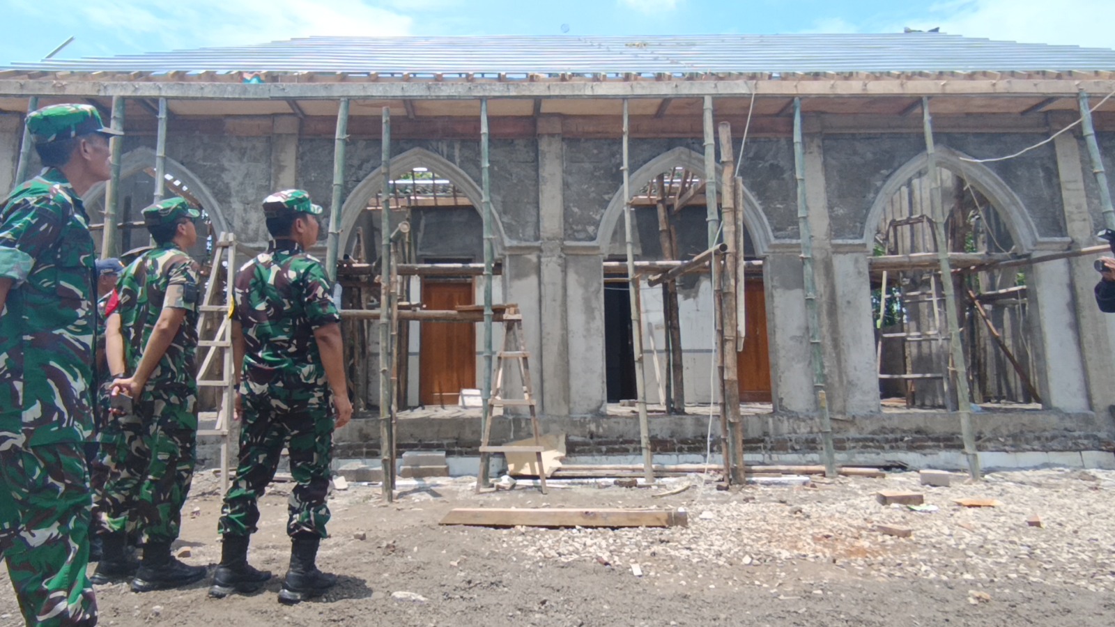 TMMD ke-126 Rehab Masjid Tertua di Desa Kembangan, Menghidupkan Spirit Keagamaan dan Sejarah.