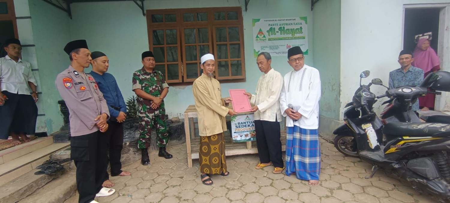 Santuni 30 Anak Yatim dan Dorong Kemandirian Melalui Sedekah Produktif Dalam Kegiatan Maulid Nabi, Yayasan Alhayat Renikan Panti Asuhan Cabang  Desa Tapak.