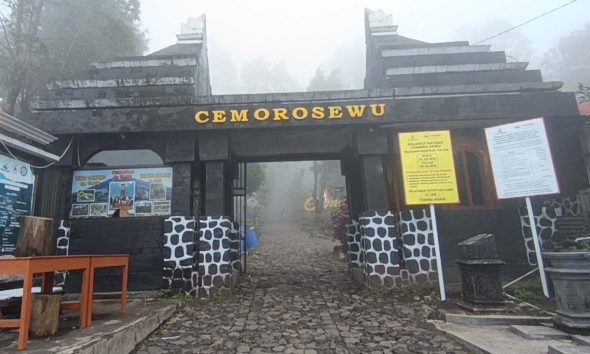 Perhutani Tutup Jalur Pendakian ke Puncak Gunung Lawu Antisipasi Kebakaran Meluas.