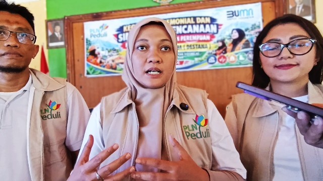 Perempuan di Magetan Didorong Siap Hadapi Bencana dan Tangguh di Bidang UMKM, PLN Peduli Gelar Simulasi.