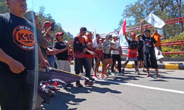 Menolak Geotermal, Relawan Lari 150 Kilometer dari Gunung Lawu Menuju Semarang