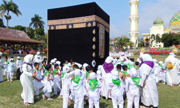 1.300 Anak TK/RA se-Magetan Ikuti Manasik Haji, Ayam Geprek Sa’i Siapkan Konsumsi