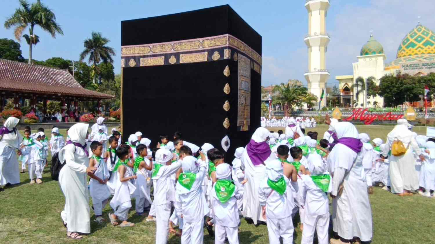 1.300 Anak TK/RA se-Magetan Ikuti Manasik Haji, Ayam Geprek Sa’i Siapkan Konsumsi