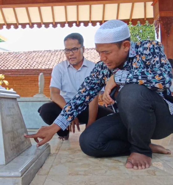 Ziarah Makam Gubernur Soerjo, Riyono Caping Tawarkan Perbaikan Fasilitas Pemakaman