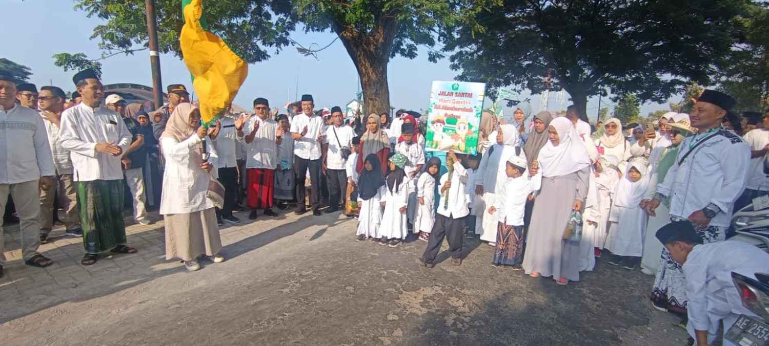 Ribuan Siswa Madrasah di Bendo Magetan Ikuti Jalan Sehat Peringati Hari Santri 2026